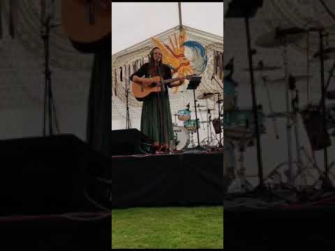 Free - Glenda Laila - live in concert